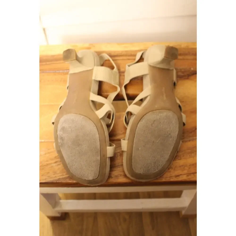 Women's Easy Street Size 8.5 Tan Kitten Heel Sandal Slingback Dressy - Picture 6 of 9